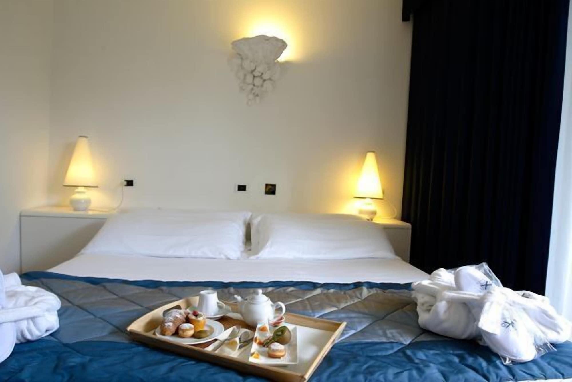 Hotel Luxor Rimini Luaran gambar